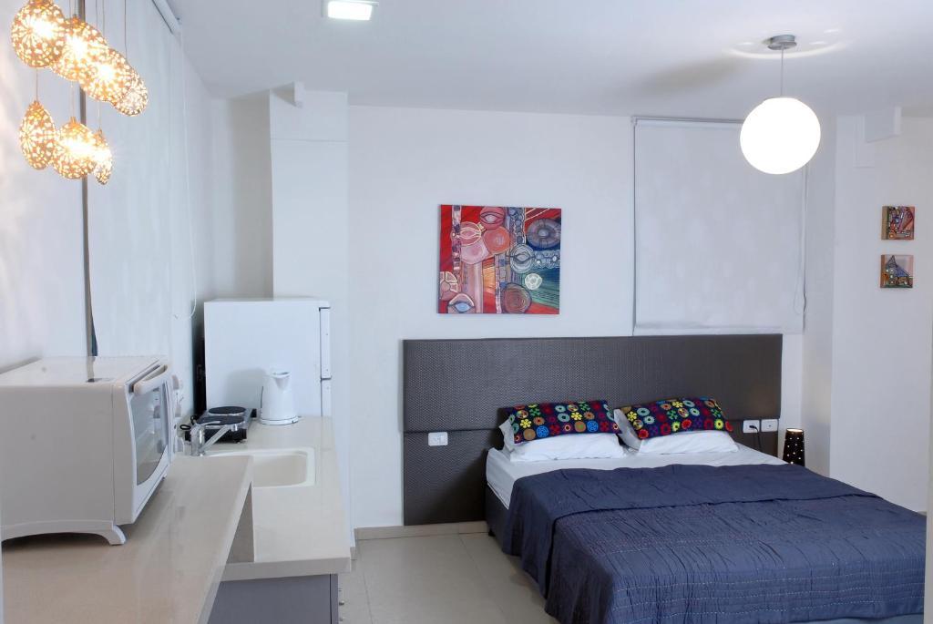 Geula * Tel Aviv