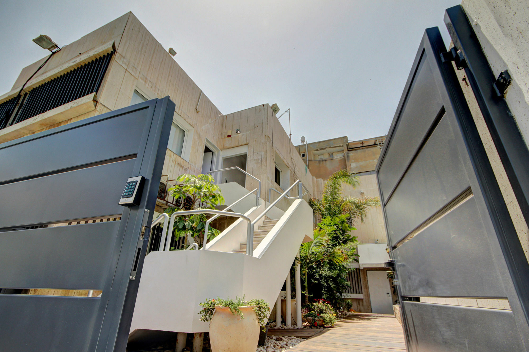 Geula Apartment *